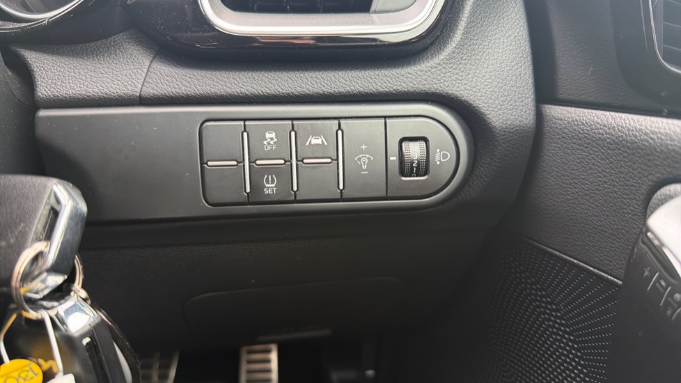 Kia Xceed 1.5T GDi ISG 138 GT-Line 5dr Petrol Hatchback - Image 31