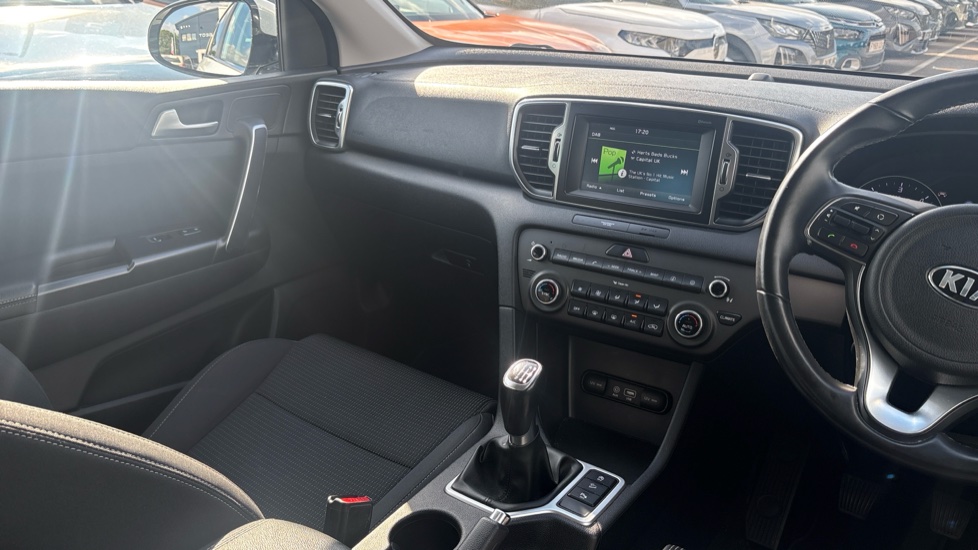 Kia Sportage 1.7 CRDi ISG 2 5dr Diesel Estate - Image 14