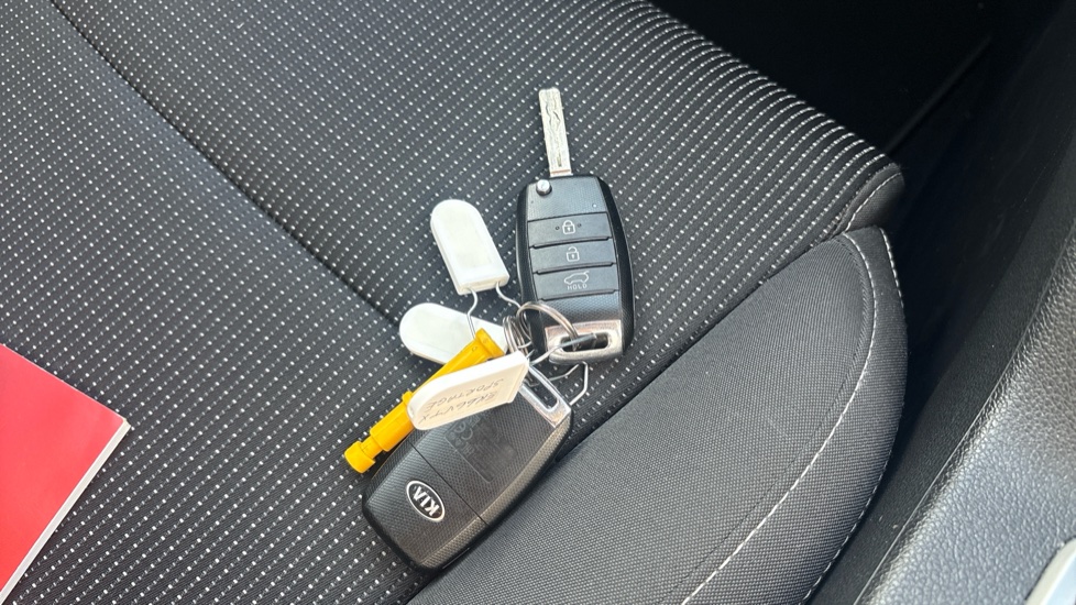 Kia Sportage 1.7 CRDi ISG 2 5dr Diesel Estate - Image 20
