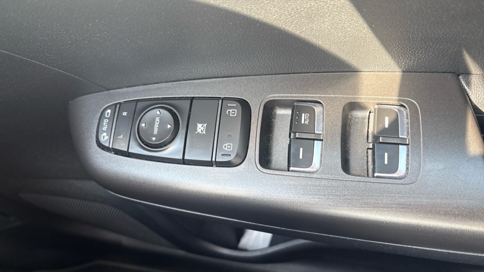 Kia Sportage 1.7 CRDi ISG 2 5dr Diesel Estate - Image 29