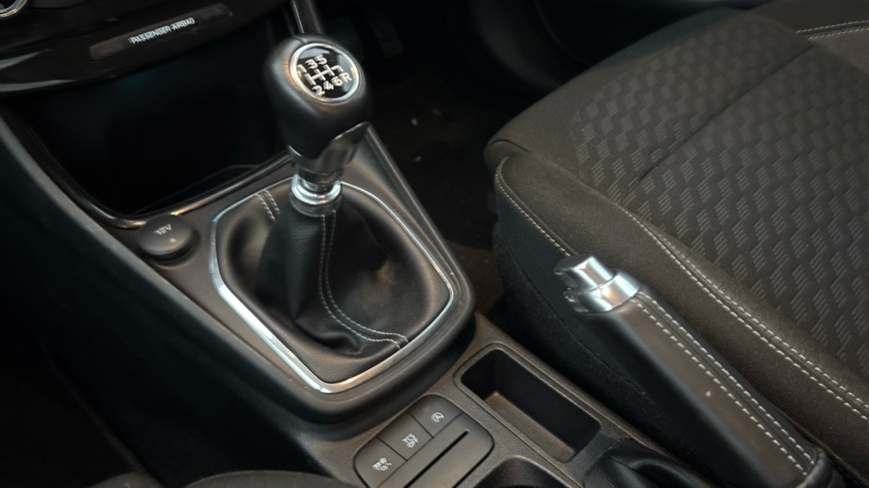 Ford Puma 1.0 EcoBoost Hybrid mHEV Titanium 5dr Petrol Hatchback - Image 13
