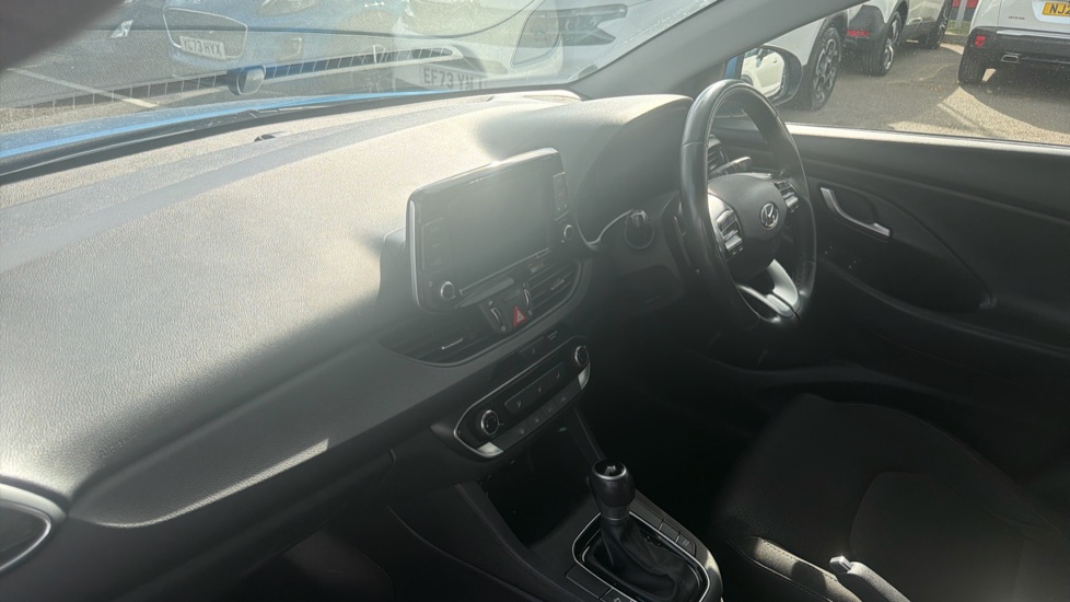 Hyundai i30 1.4T GDI SE Nav 5dr DCT Petrol Hatchback - Image 9