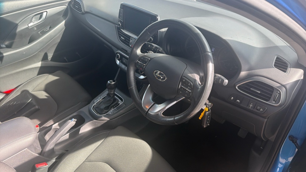 Hyundai i30 1.4T GDI SE Nav 5dr DCT Petrol Hatchback - Image 11