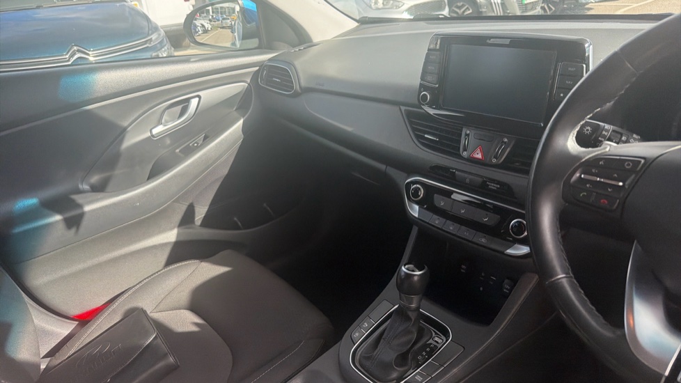 Hyundai i30 1.4T GDI SE Nav 5dr DCT Petrol Hatchback - Image 14