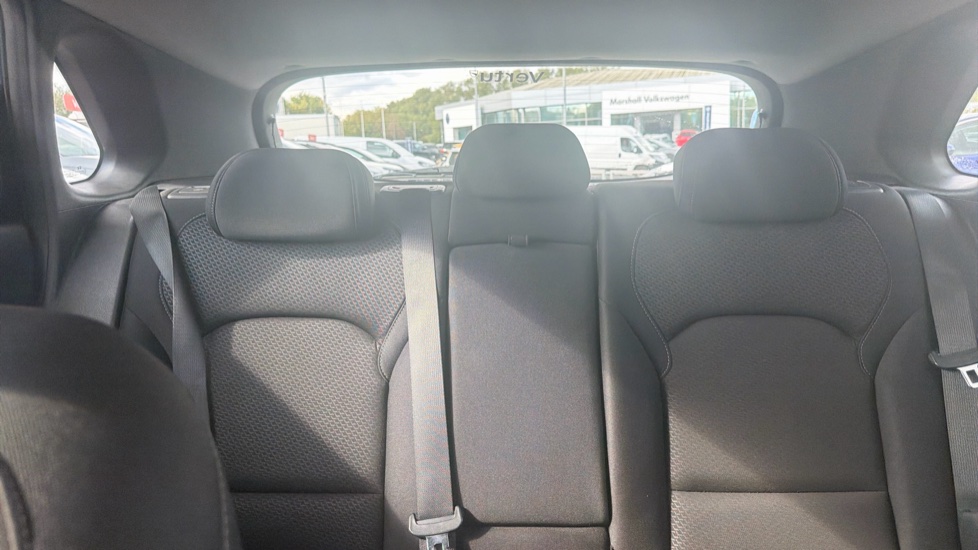 Hyundai i30 1.4T GDI SE Nav 5dr DCT Petrol Hatchback - Image 15