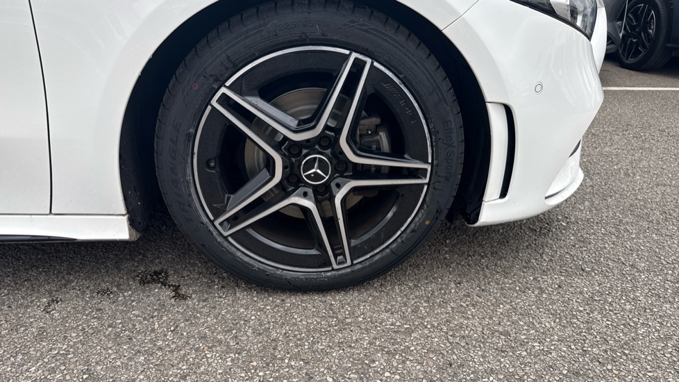 Mercedes-Benz A-Class A180d AMG Line Premium Plus Edition 5dr Auto Diesel Hatchback - Image 24