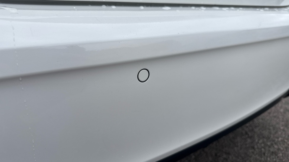 Mercedes-Benz A-Class A180d AMG Line Premium Plus Edition 5dr Auto Diesel Hatchback - Image 29