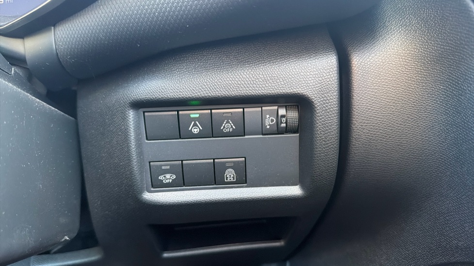 Citroen C5 Aircross 1.2 PureTech C-Series Edition 5dr EAT8 Petrol Hatchback - Image 33