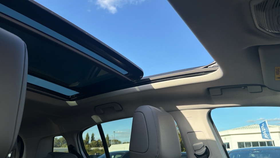 Citroen C5 Aircross 1.2 PureTech C-Series Edition 5dr EAT8 Petrol Hatchback - Image 35