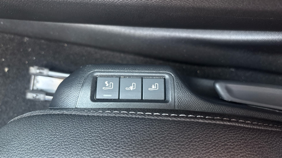 Vauxhall Mokka 115kW Ultimate 54kWh 5dr Auto Electric Hatchback - Image 31