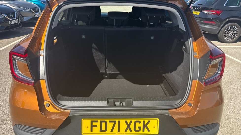 Renault Captur 1.0 TCE 90 SE Limited 5dr Petrol Hatchback - Image 4