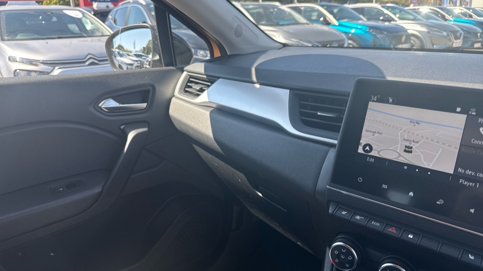 Renault Captur 1.0 TCE 90 SE Limited 5dr Petrol Hatchback - Image 8
