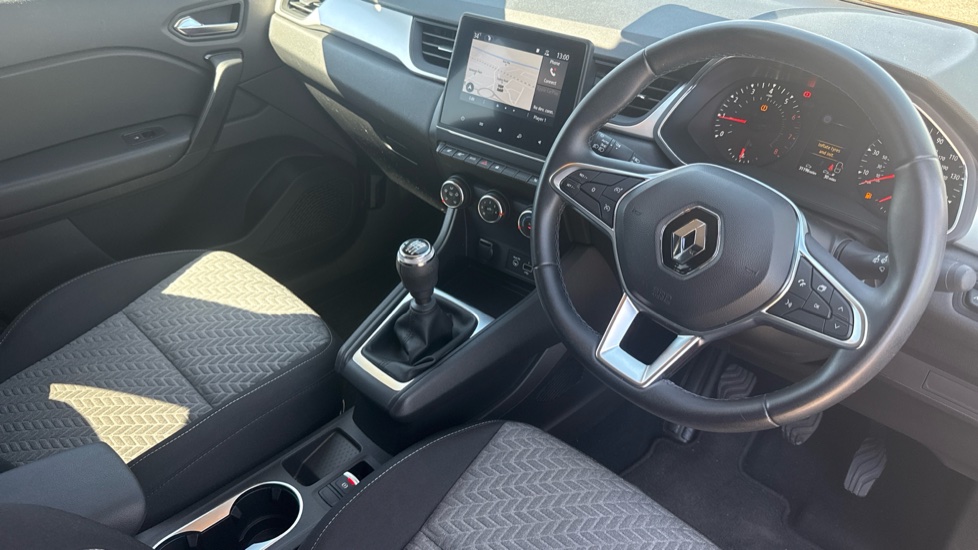 Renault Captur 1.0 TCE 90 SE Limited 5dr Petrol Hatchback - Image 11