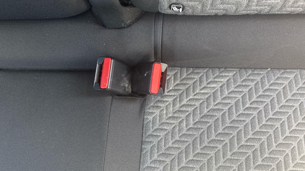 Renault Captur 1.0 TCE 90 SE Limited 5dr Petrol Hatchback - Image 17