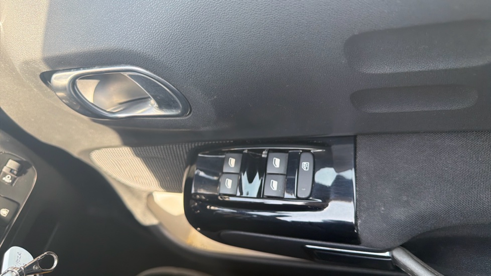 Citroen C3 1.2 PureTech 82 Flair 5dr Petrol Hatchback - Image 23