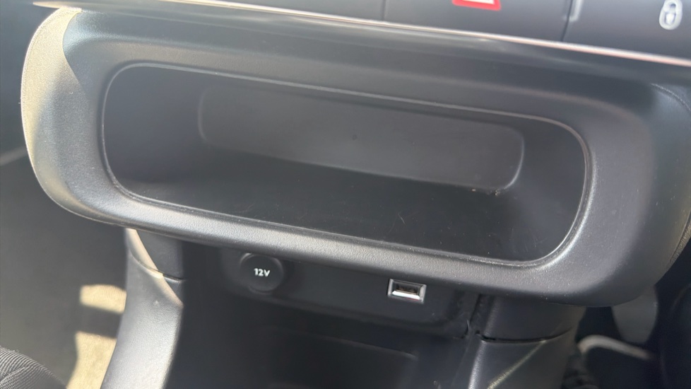 Citroen C3 1.2 PureTech 82 Flair 5dr Petrol Hatchback - Image 34