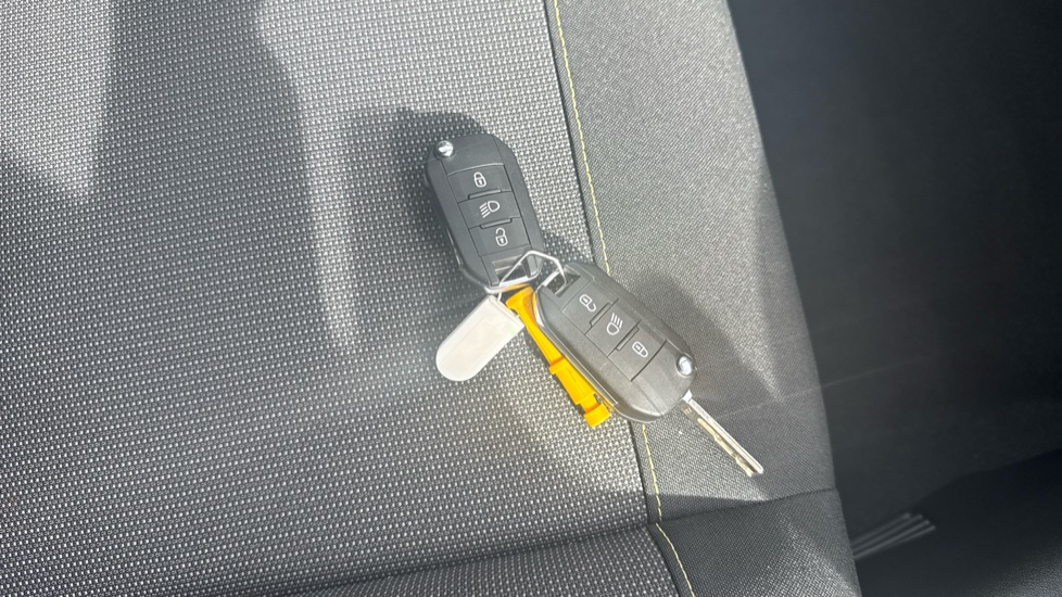 Citroen C3 1.2 PureTech C-Series Edition 5dr Petrol Hatchback - Image 19