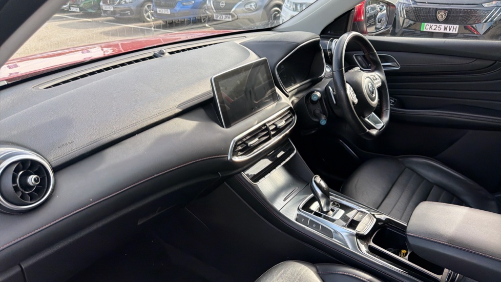 MG HS 1.5 T-GDI Exclusive 5dr DCT Petrol Hatchback - Image 9