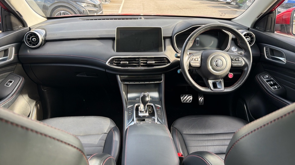 MG HS 1.5 T-GDI Exclusive 5dr DCT Petrol Hatchback - Image 10