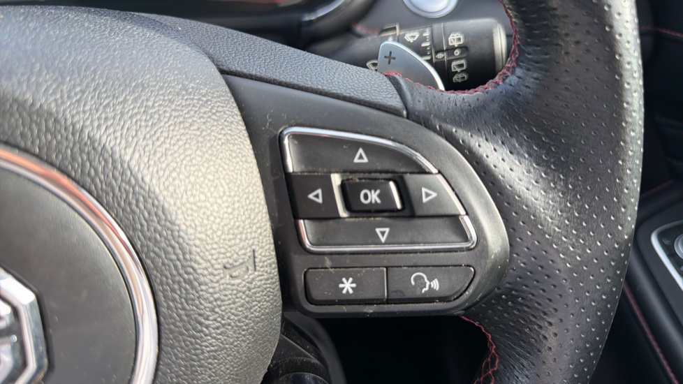 MG HS 1.5 T-GDI Exclusive 5dr DCT Petrol Hatchback - Image 22