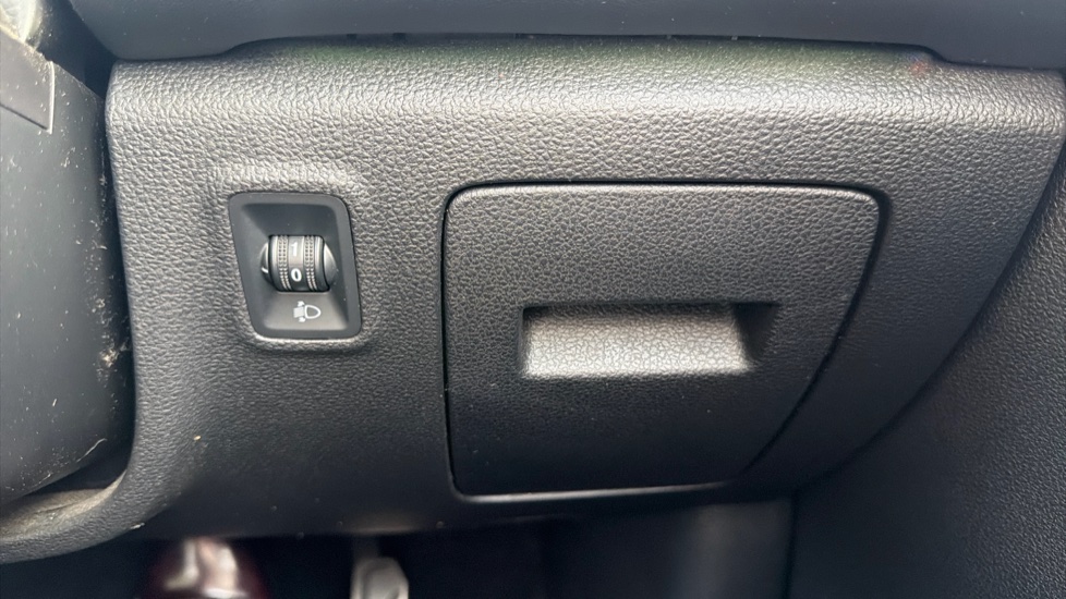 MG HS 1.5 T-GDI Exclusive 5dr DCT Petrol Hatchback - Image 24