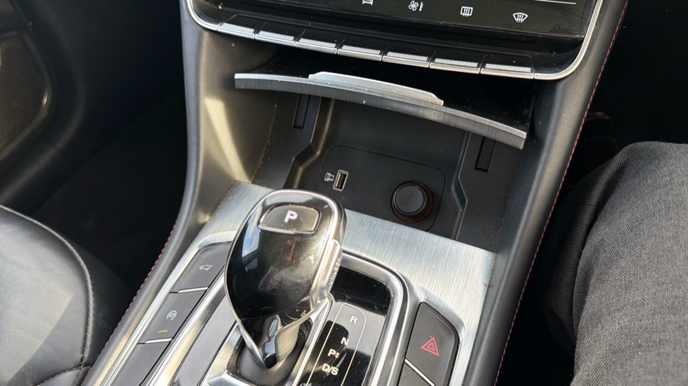 MG HS 1.5 T-GDI Exclusive 5dr DCT Petrol Hatchback - Image 30