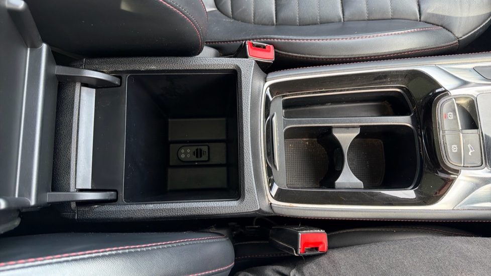 MG HS 1.5 T-GDI Exclusive 5dr DCT Petrol Hatchback - Image 34