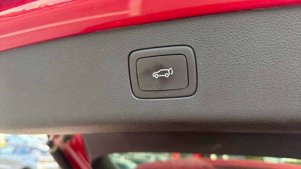 MG HS 1.5 T-GDI Exclusive 5dr DCT Petrol Hatchback - Image 50