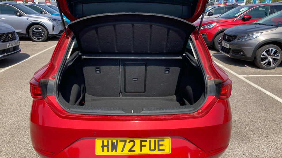 SEAT Leon 1.0 eTSI FR 5dr DSG Petrol Hatchback - Image 4
