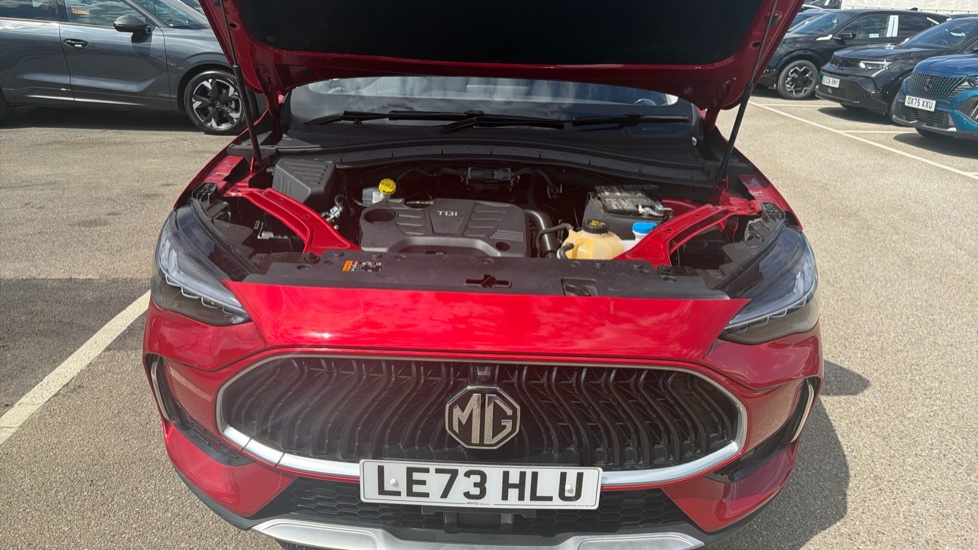 MG HS 1.5 T-GDI Trophy 5dr DCT Petrol Hatchback - Image 8