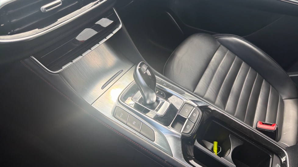MG HS 1.5 T-GDI Trophy 5dr DCT Petrol Hatchback - Image 13