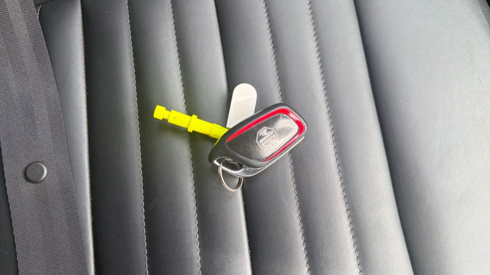 MG HS 1.5 T-GDI Trophy 5dr DCT Petrol Hatchback - Image 19