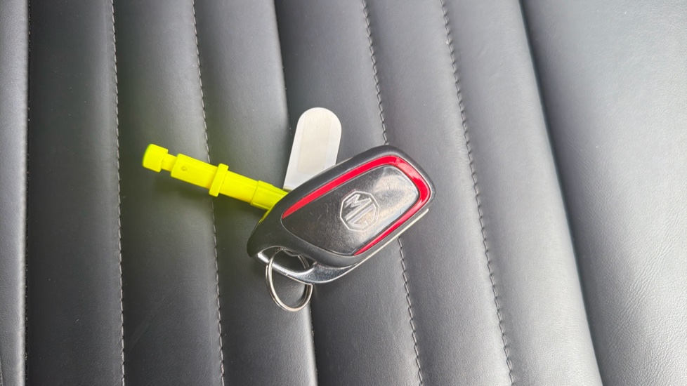 MG HS 1.5 T-GDI Trophy 5dr DCT Petrol Hatchback - Image 20