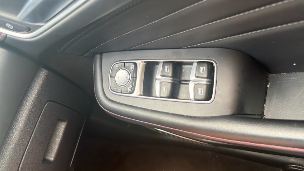 MG HS 1.5 T-GDI Trophy 5dr DCT Petrol Hatchback - Image 36