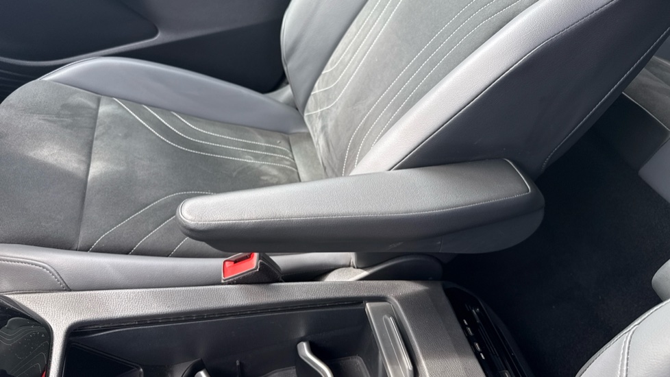 Volkswagen ID.5 128kW Style Pro 77kWh 5dr Auto Electric Coupe - Image 22