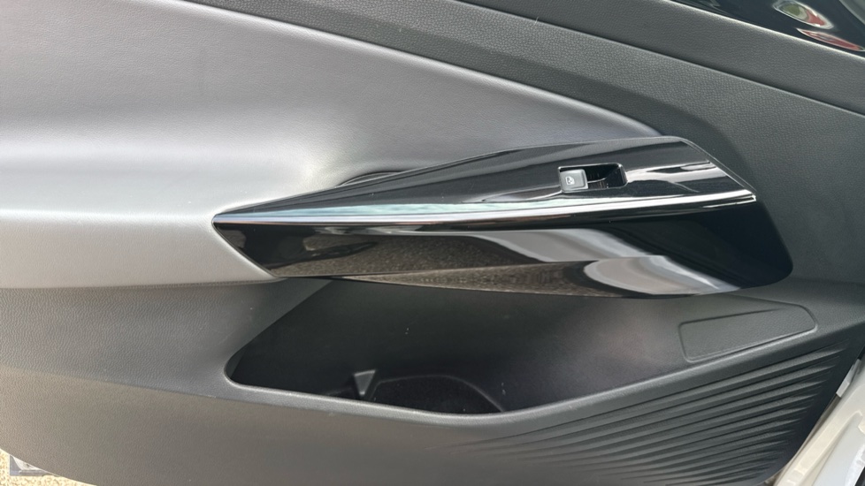 Volkswagen ID.5 128kW Style Pro 77kWh 5dr Auto Electric Coupe - Image 25