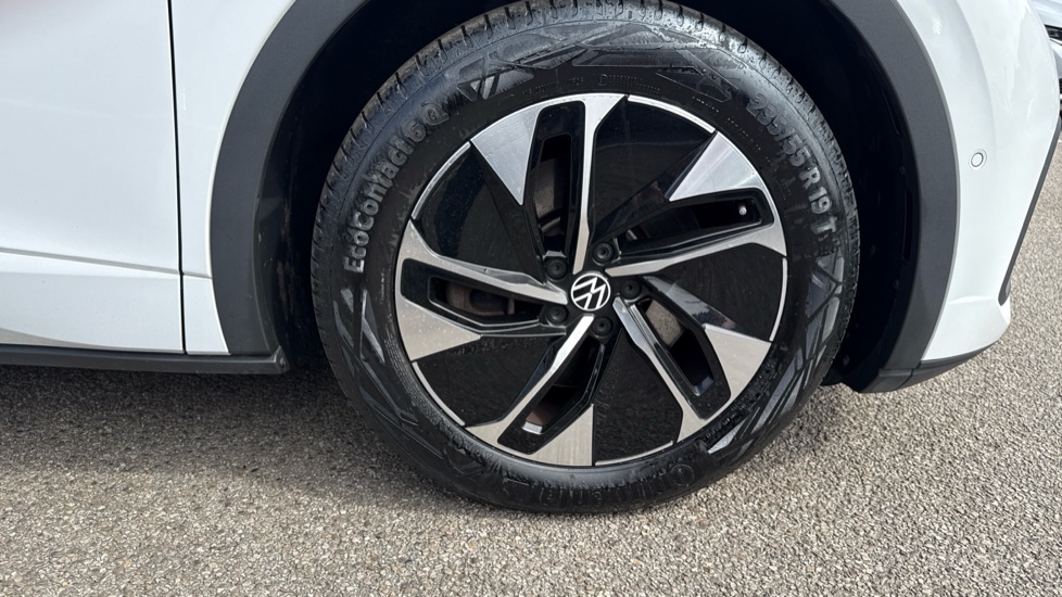 Volkswagen ID.5 128kW Style Pro 77kWh 5dr Auto Electric Coupe - Image 30