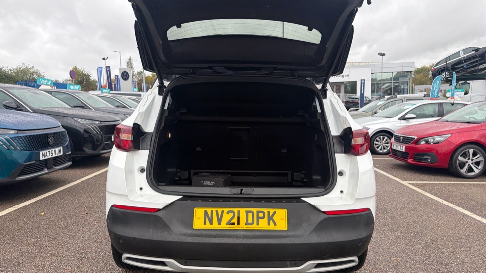 Vauxhall Grandland X 1.5 Turbo D Griffin Edition 5dr Auto Diesel Hatchback - Image 4