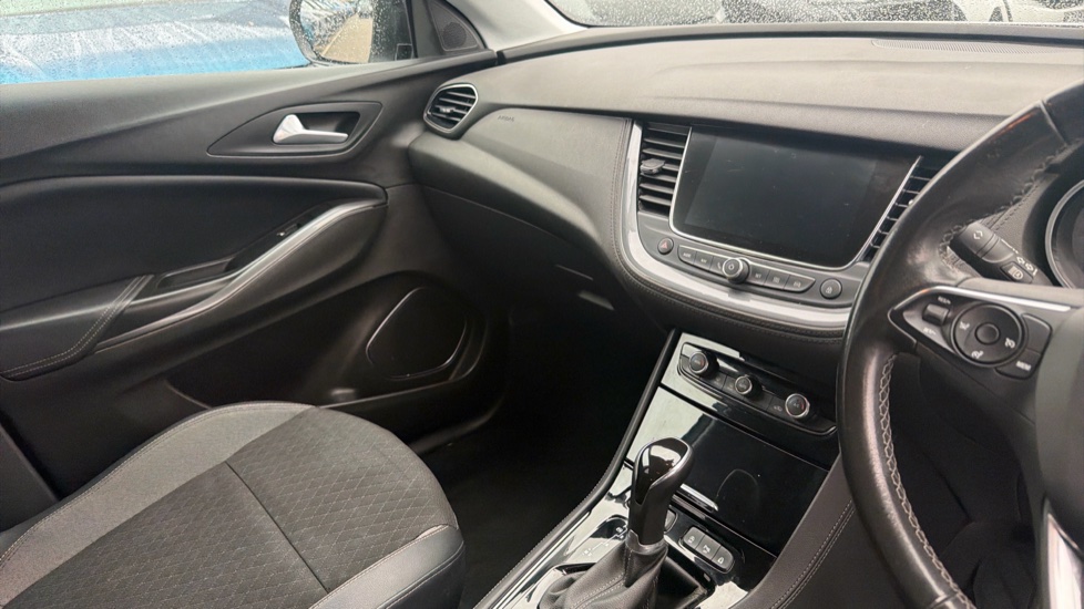 Vauxhall Grandland X 1.5 Turbo D Griffin Edition 5dr Auto Diesel Hatchback - Image 14