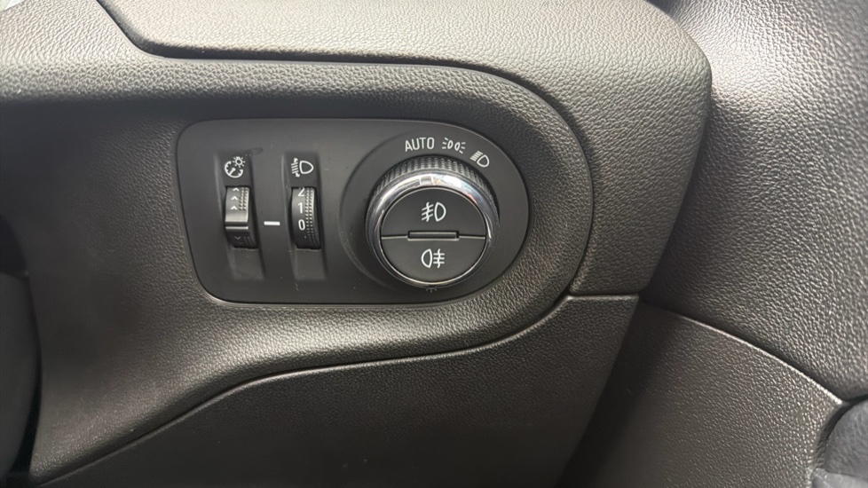 Vauxhall Grandland X 1.5 Turbo D Griffin Edition 5dr Auto Diesel Hatchback - Image 21