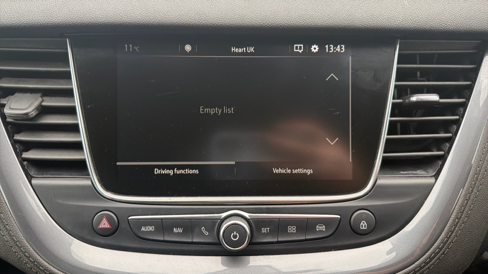 Vauxhall Grandland X 1.5 Turbo D Griffin Edition 5dr Auto Diesel Hatchback - Image 29