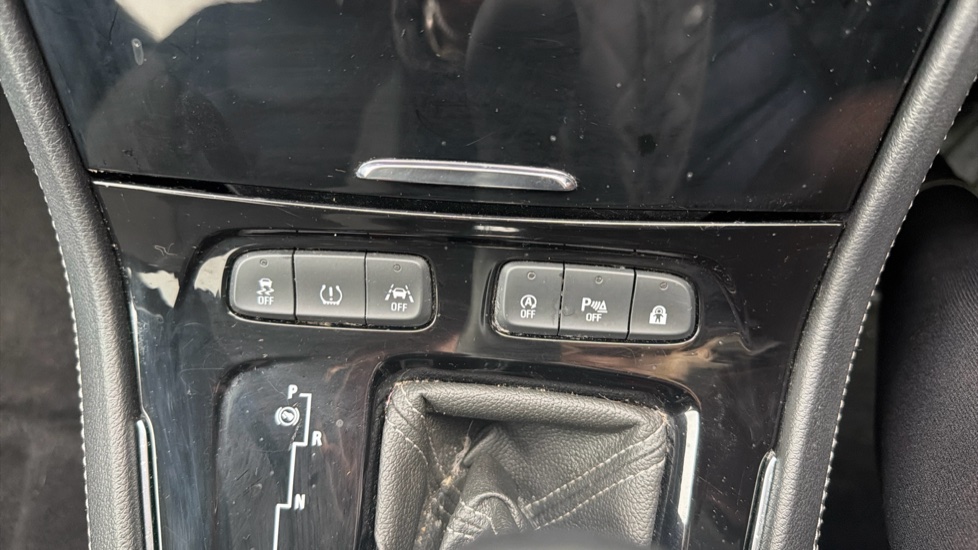 Vauxhall Grandland X 1.5 Turbo D Griffin Edition 5dr Auto Diesel Hatchback - Image 31