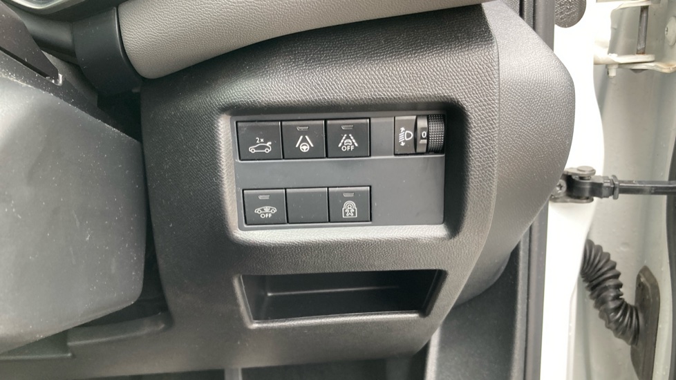 Citroen C5 Aircross 1.6 PureTech 180 Flair Plus 5dr EAT8 Petrol Hatchback - Image 30