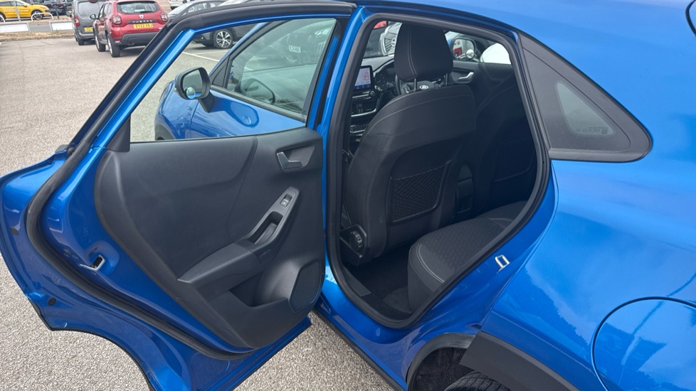 Ford Puma 1.0 EcoBoost Hybrid mHEV Titanium 5dr Petrol Hatchback - Image 8
