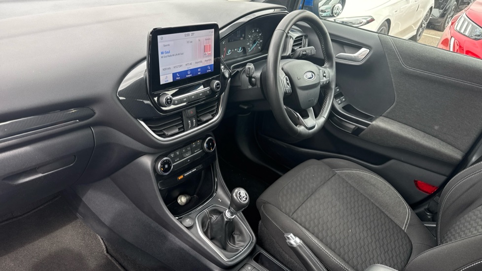 Ford Puma 1.0 EcoBoost Hybrid mHEV Titanium 5dr Petrol Hatchback - Image 9