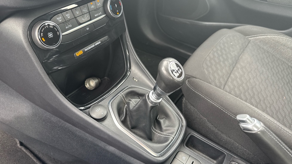 Ford Puma 1.0 EcoBoost Hybrid mHEV Titanium 5dr Petrol Hatchback - Image 13