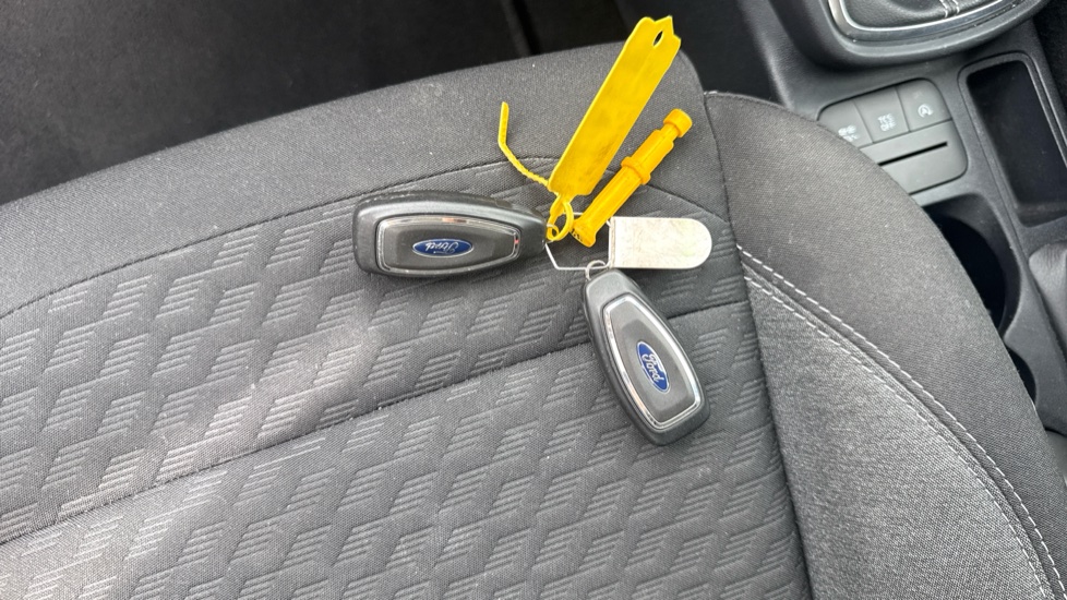 Ford Puma 1.0 EcoBoost Hybrid mHEV Titanium 5dr Petrol Hatchback - Image 20