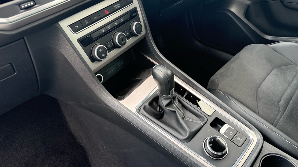 SEAT Ateca 1.5 TSI EVO Xperience 5dr DSG Petrol Estate - Image 13