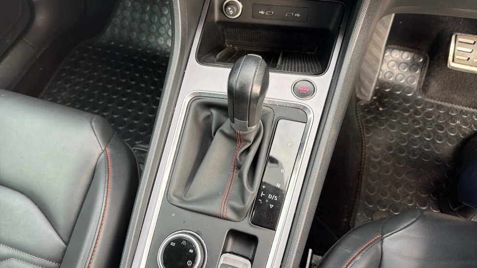 SEAT Ateca 1.5 TSI EVO FR Sport 5dr DSG Petrol Estate - Image 13