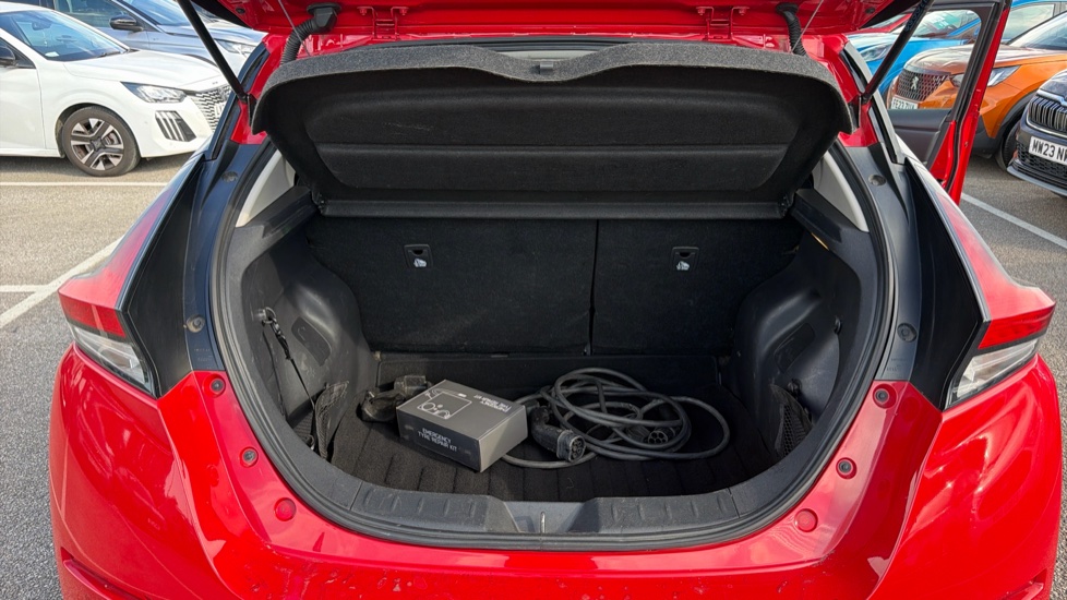 Nissan LEAF 110kW N-Connecta 39kWh 5dr Auto Electric Hatchback - Image 4